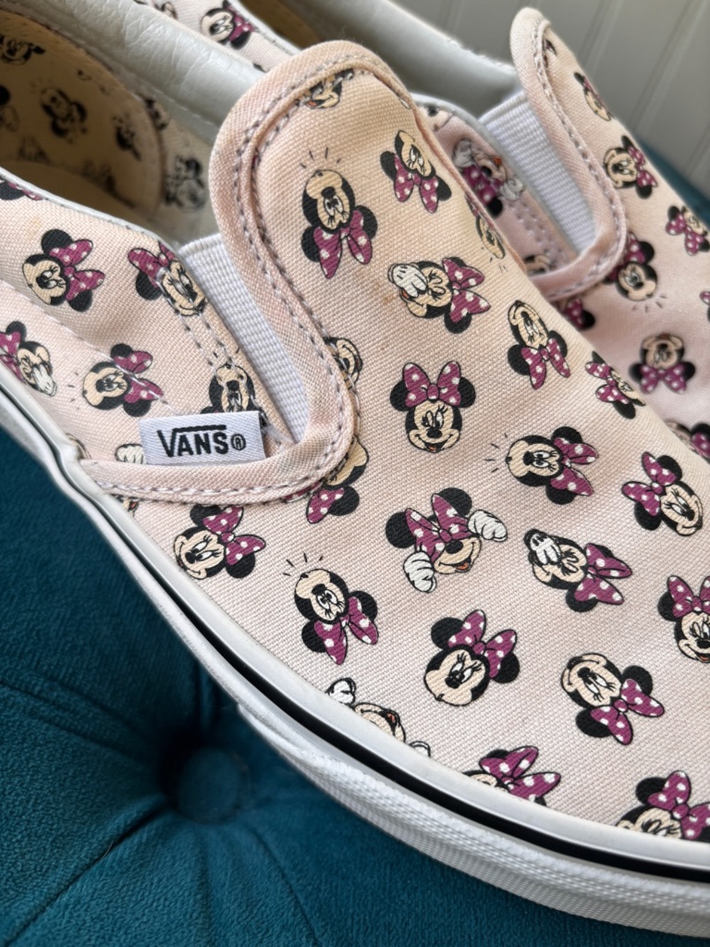 Minnie Mouse Vans Slip Ons Size 7 Kids/8.5 Womens EUC Pink White Disney - Picture 2 of 9